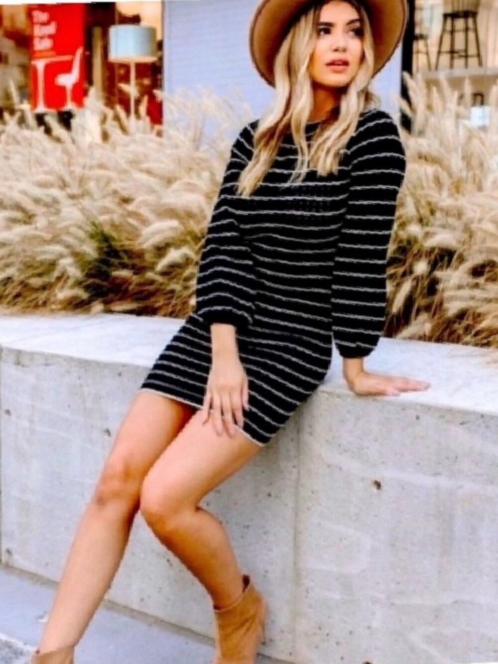 Kittenish sweater dress M